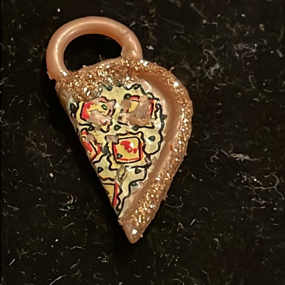 1” L.O.L. OMG Surprise Italian suitcase charm pendant with jump hoop - Picture 4 of 11